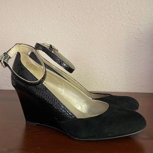 Bandalino wedge size 9